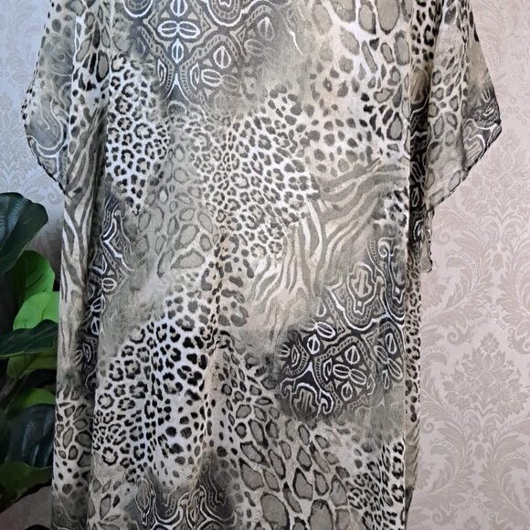 C Est 1946 Sheer Animal Print Kimono One Size Grn/Blk Tassels at the Bottom NWOT - Picture 9 of 13